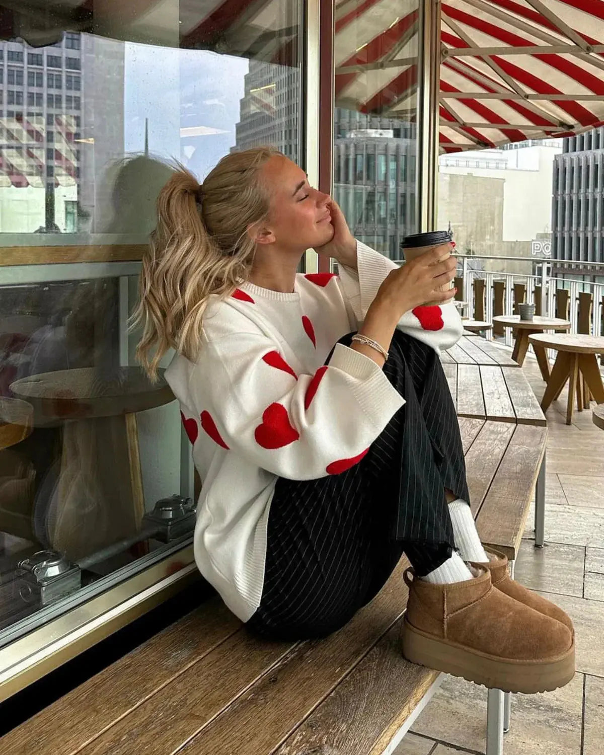 Women’s Oversized White Jumper with Red Floral Print – Casual Knitwear