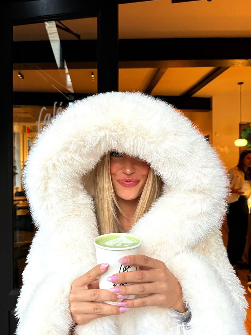 Women's Oversized Faux Fur Hooded Jacket – Luxury Fluffy Winter Coat