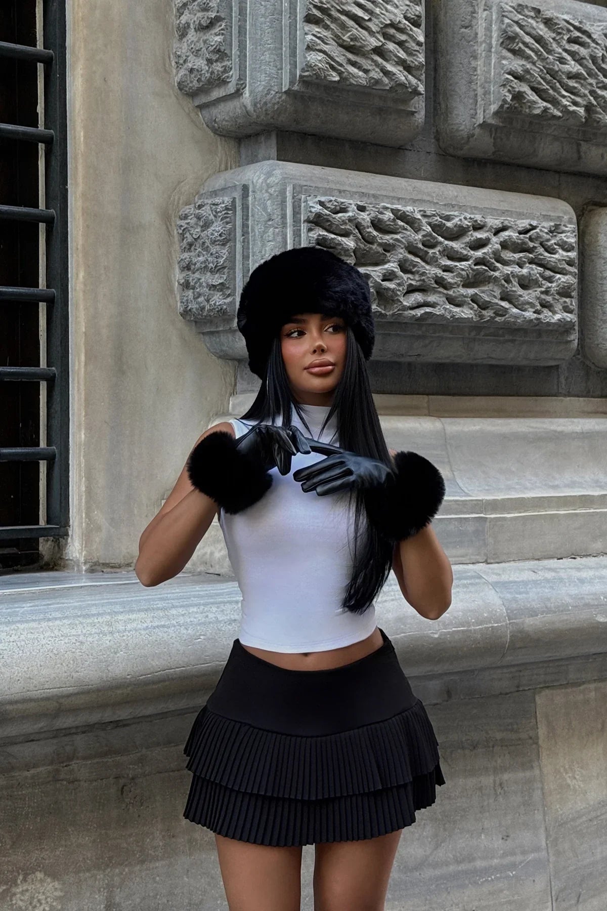 Women’s Faux Leather Gloves with Faux Fur Cuffs – Winter Fashion