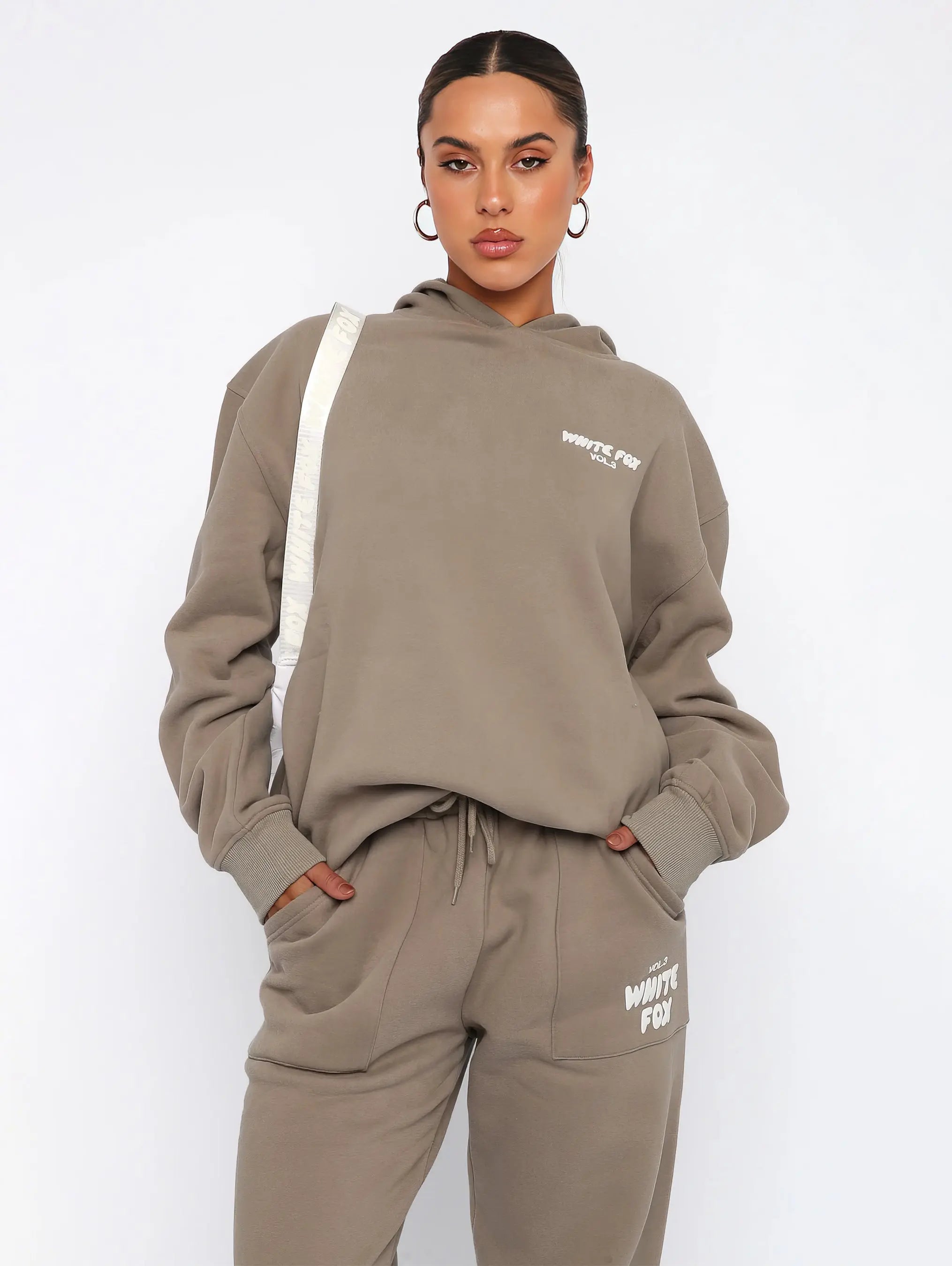 Comfortable Tracksuit – Perfect for Sport and Leisure