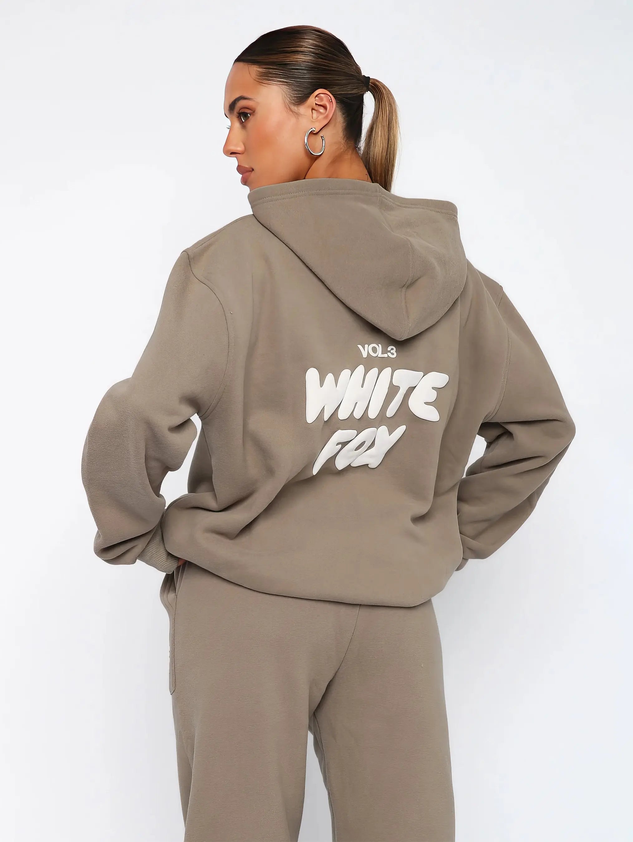 Comfortable Tracksuit – Perfect for Sport and Leisure