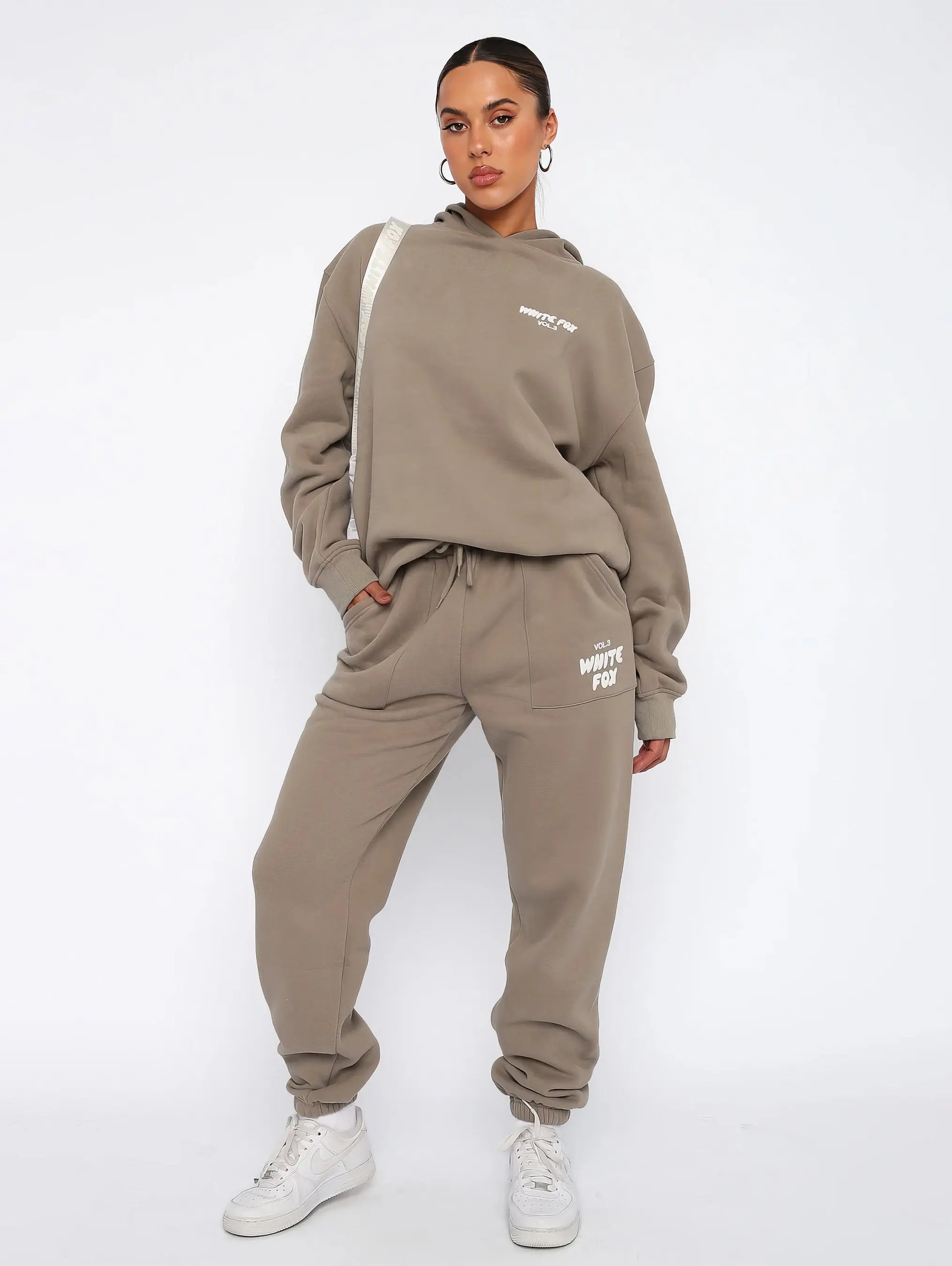 Comfortable Tracksuit – Perfect for Sport and Leisure