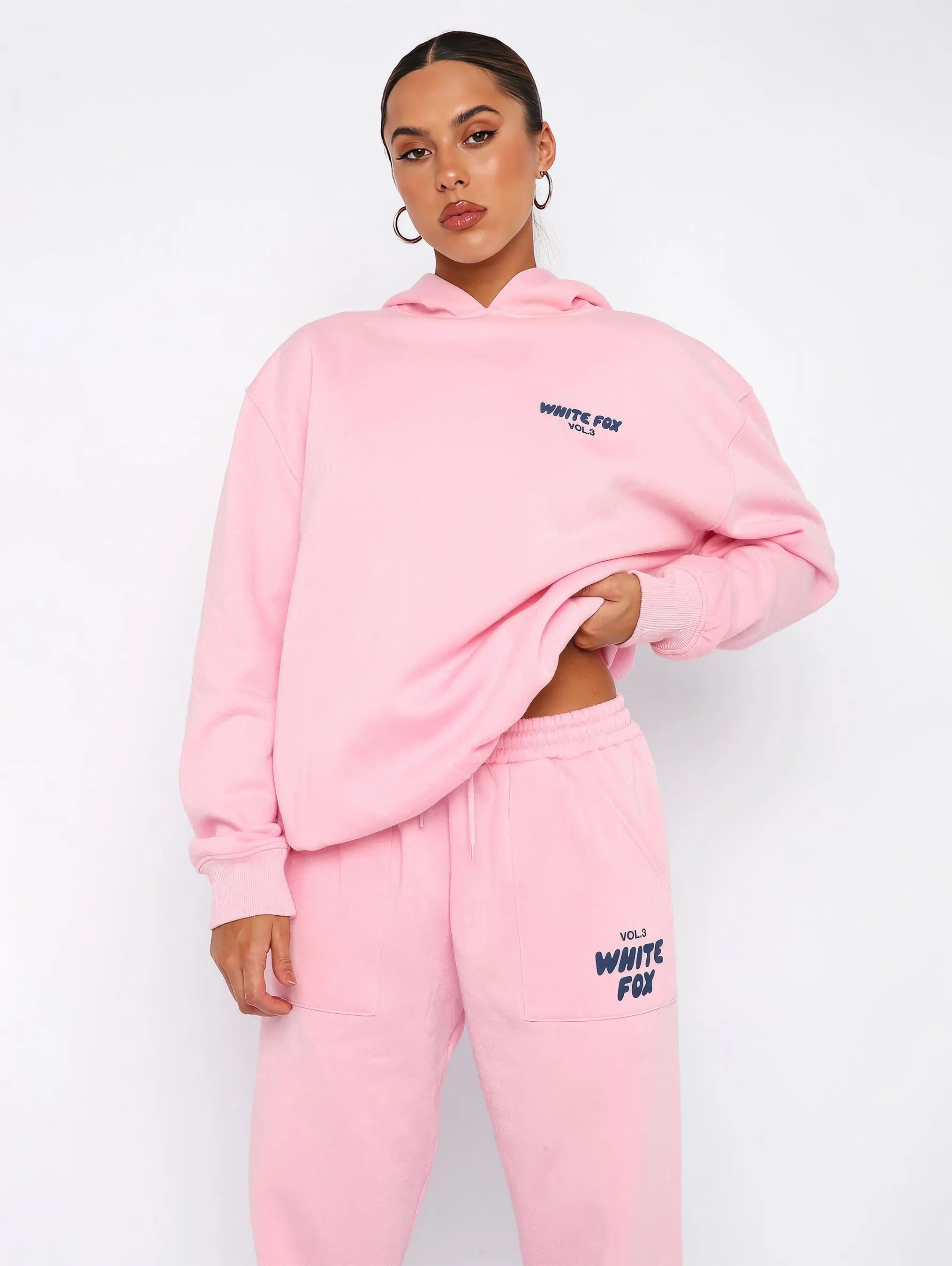 Comfortable Tracksuit – Perfect for Sport and Leisure