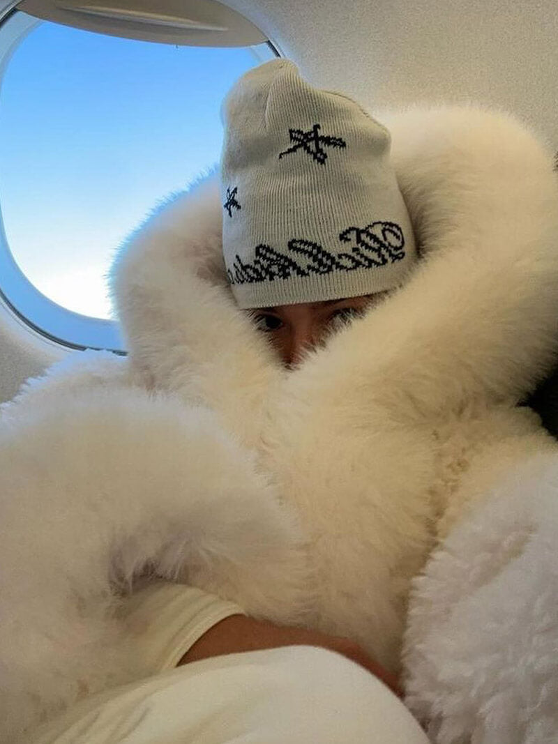 Women's Oversized Faux Fur Hooded Jacket – Luxury Fluffy Winter Coat